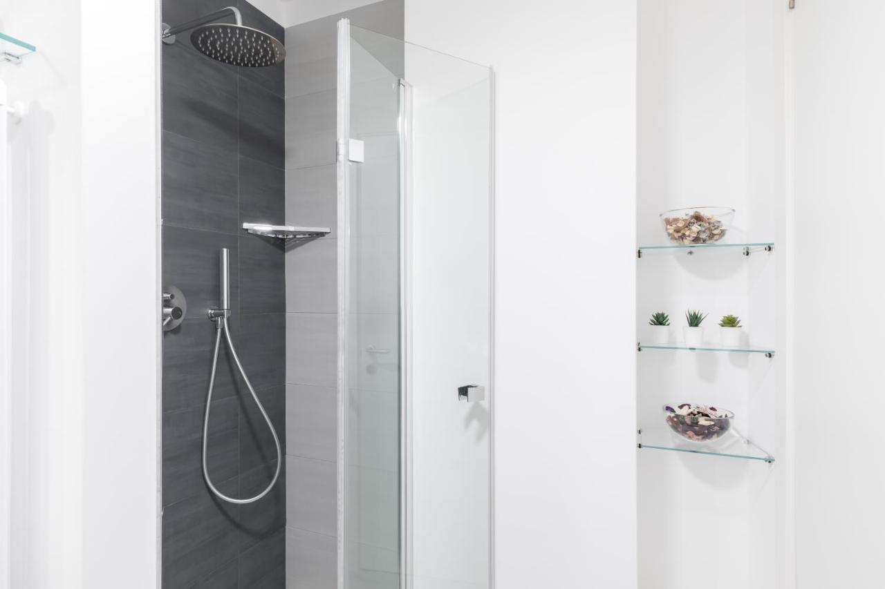 Amoretti Apartment, 6 Persone, 3 Camere, 2 Bagni, Balcone, Wi-Fi, Metro B Monti Tiburtini Rome Buitenkant foto