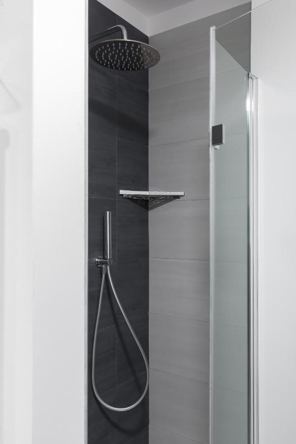 Amoretti Apartment, 6 Persone, 3 Camere, 2 Bagni, Balcone, Wi-Fi, Metro B Monti Tiburtini Rome Buitenkant foto