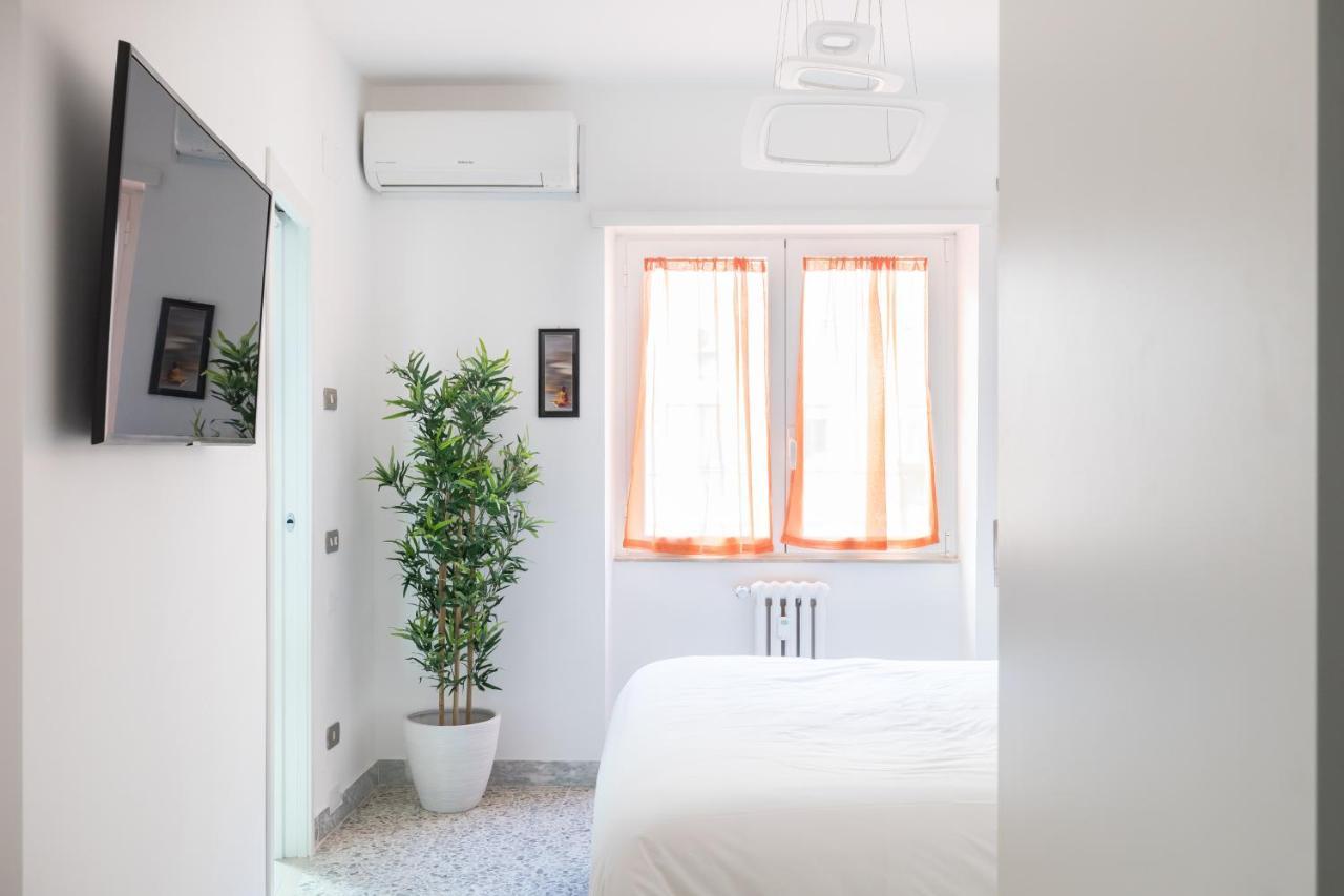 Amoretti Apartment, 6 Persone, 3 Camere, 2 Bagni, Balcone, Wi-Fi, Metro B Monti Tiburtini Rome Buitenkant foto