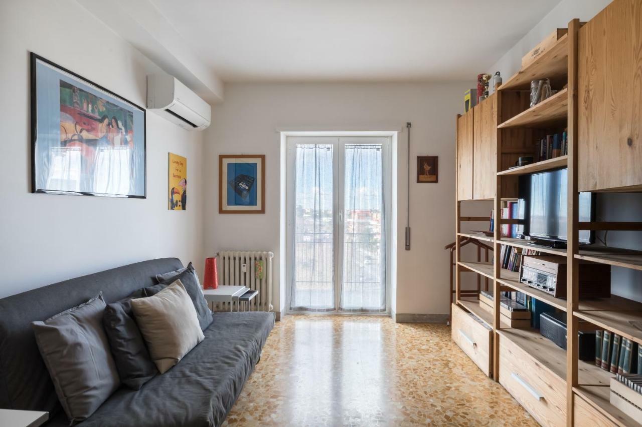 Amoretti Apartment, 6 Persone, 3 Camere, 2 Bagni, Balcone, Wi-Fi, Metro B Monti Tiburtini Rome Buitenkant foto